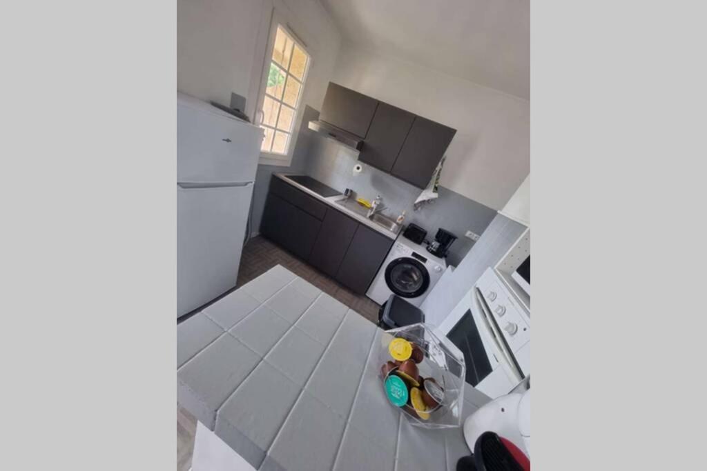 Bel Appartement Avec Balcon Et Parking Prive Le Beausset Exteriér fotografie