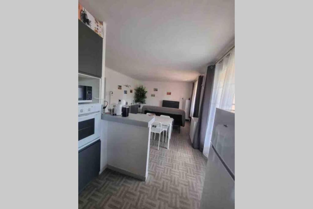 Bel Appartement Avec Balcon Et Parking Prive Le Beausset Exteriér fotografie